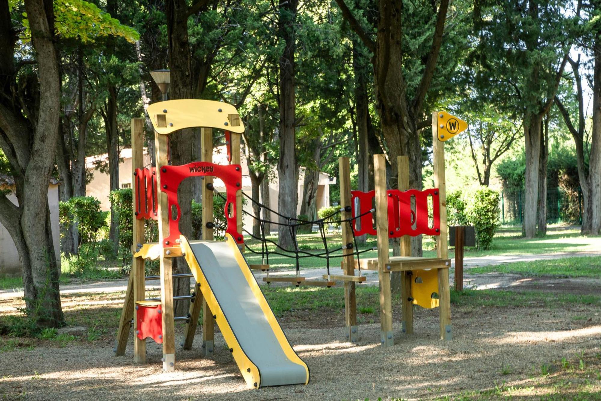 Villeneuve-lès-Avignon Camping Les Avignon - La Laune מראה חיצוני תמונה
