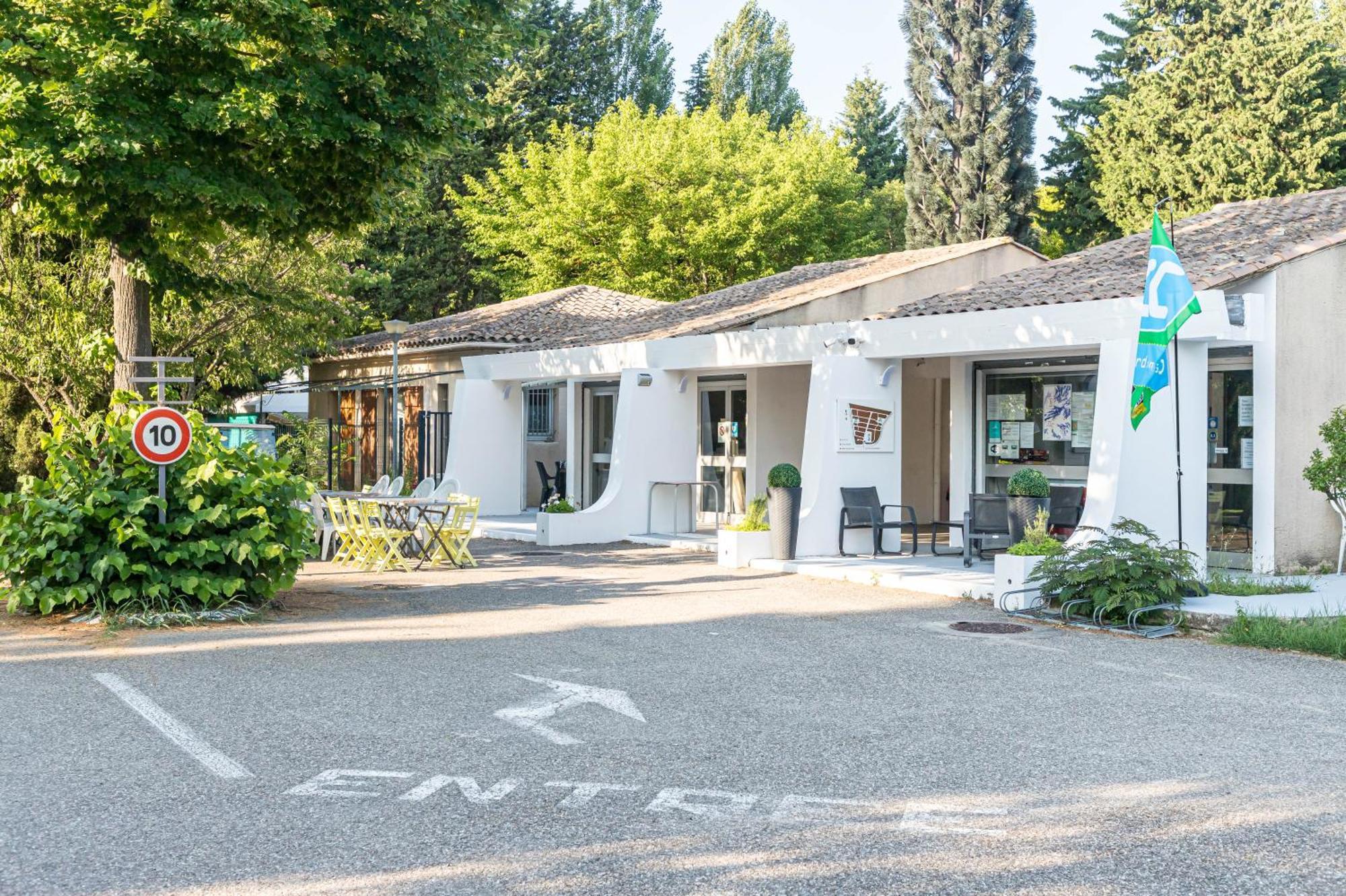 Villeneuve-lès-Avignon Camping Les Avignon - La Laune מראה חיצוני תמונה